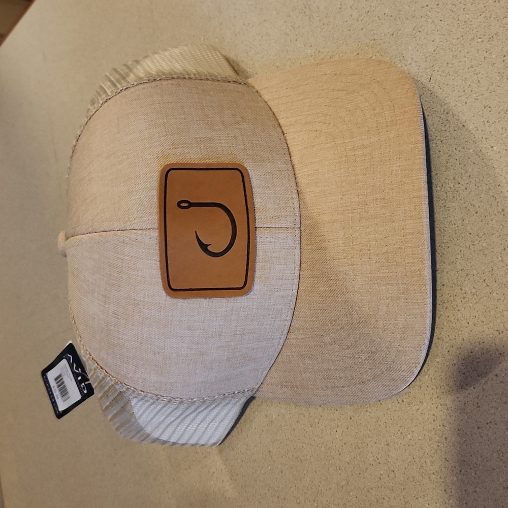 NWT Avid hat